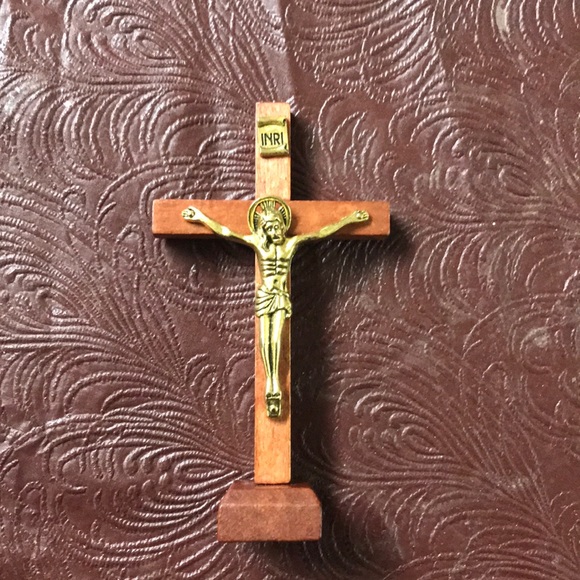 Crucifix cross Jesus figurine statuette - Picture 2 of 7